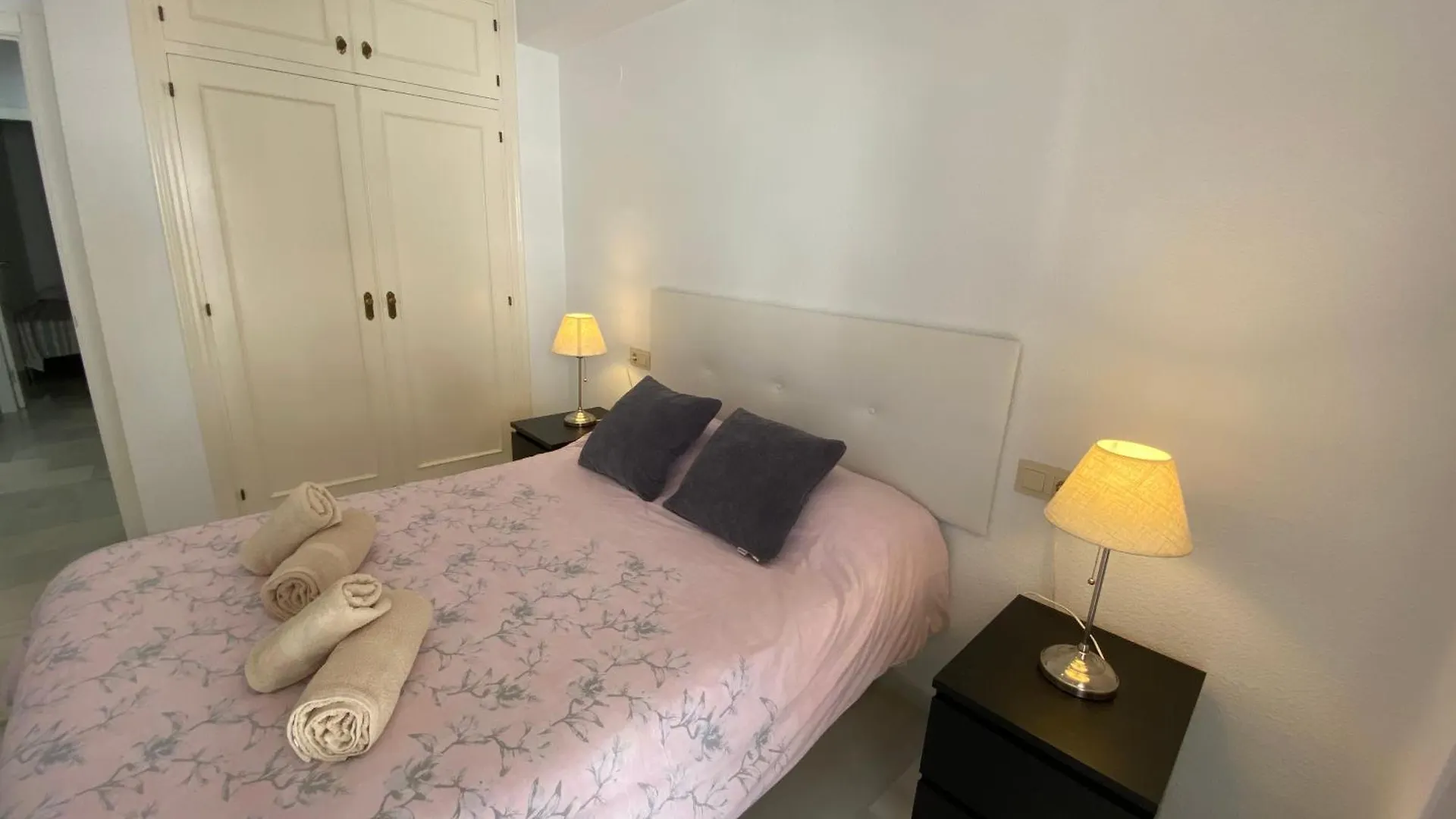 Fuentes De Nerja Apartment 0*,